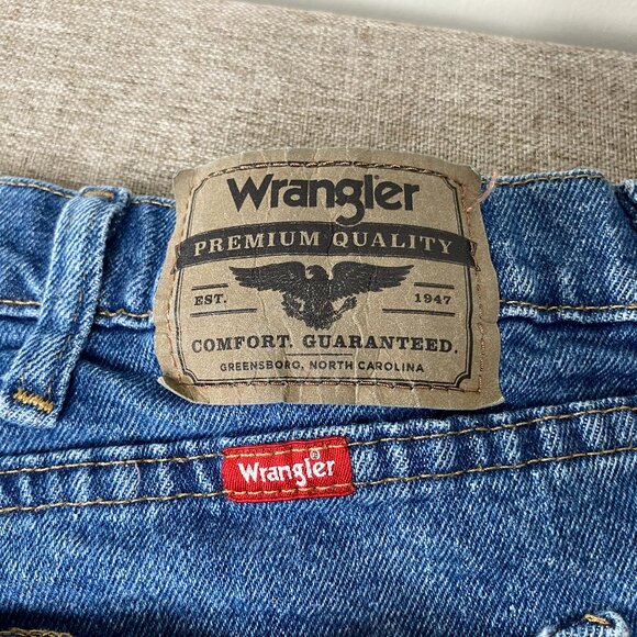 Wrangler Bermuda Denim Jean Shorts Men's 40 High Rise Blue Casual - Picture 7 of 15